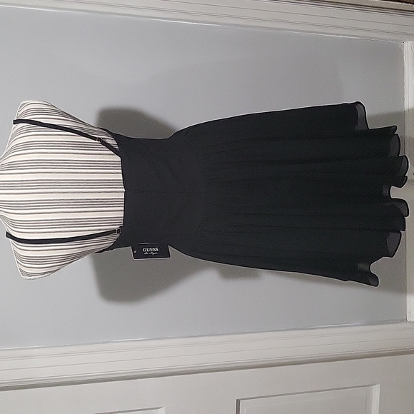 Dress - Picture 2 of 4